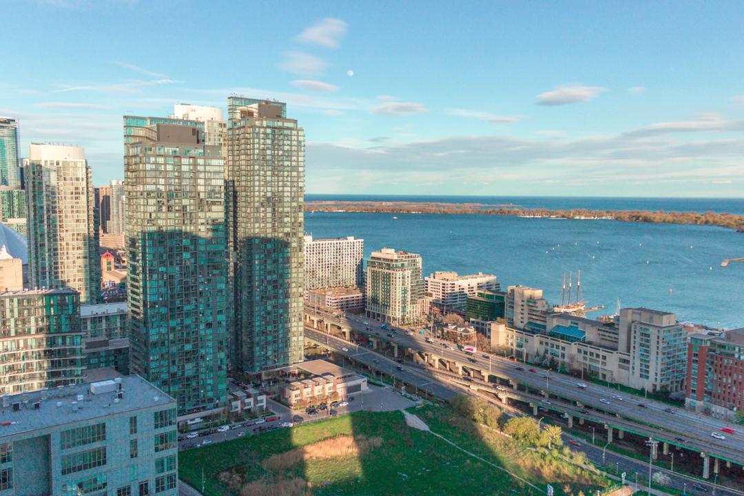 Downtown Toronto Luxury Condo Exterior photo